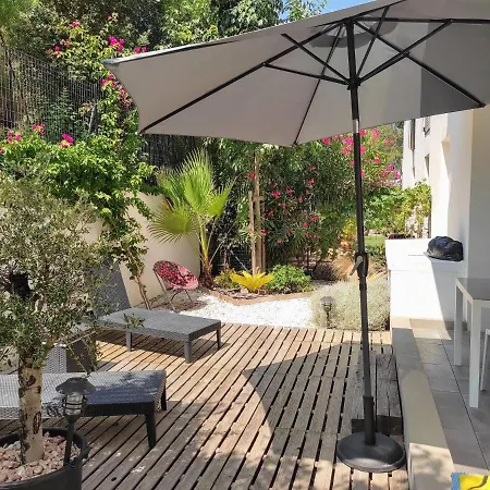 Terrace Garden: 3-star Comfort Near Center Apartment *
